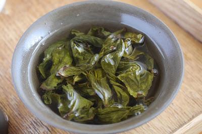 Deux wulong de Morokozawa, cultivar Kanaya-midori avec et sans torréfaction