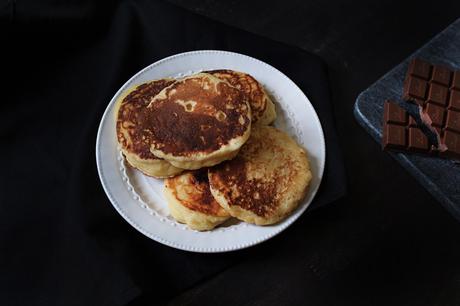Pancakes faciles au yaourt (avec plein de pâte à tartiner)