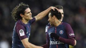 La joie de Neymar félicité par Cavani