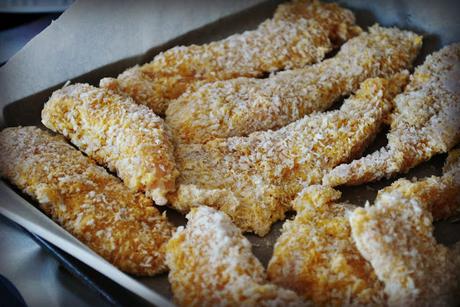 Filets de poulet croustillants et trempette moutarde et abricot