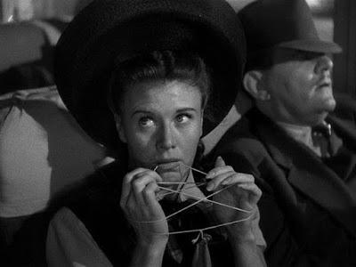 Uniformes et jupon court - The Major and the Minor, Billy ilder (1942) Uniformes et jupon court - The Major and the Minor, Billy ilder (1942)