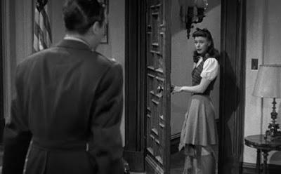 Uniformes et jupon court - The Major and the Minor, Billy ilder (1942) Uniformes et jupon court - The Major and the Minor, Billy ilder (1942)