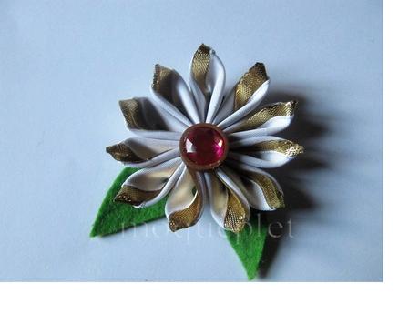 Mes ouvrages - fleurs en ruban - 3