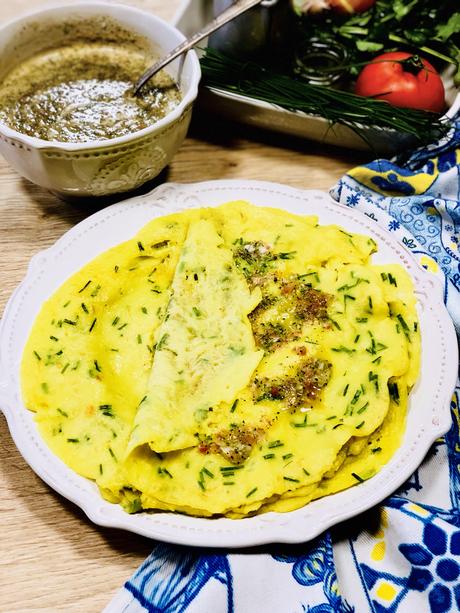 Crêpes salées mauriciennes {sans œufs – sans lait} accompagnées d’un satini cotomili (Chutney de coriandre) Crêpes salées mauriciennes {sans œufs – sans lait} accompagnées d’un satini cotomili (Chutney de coriandre)