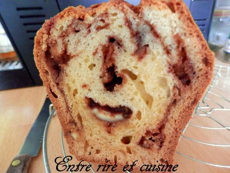 Cake au mascarpone et aux Kinder® Les marbrures se font formées toutes seules. Joli non ?
