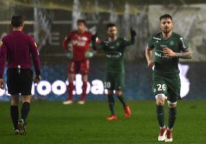Saint-Etienne s'impose à Amiens grâce à un Debuchy buteur pour son premier match à Saint-Etienne