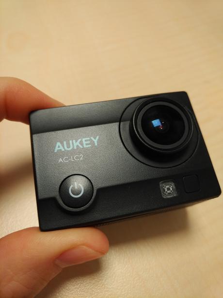 Voici sans plus attendre un petit retour rapide sur cette caméra sport de chez Aukey.