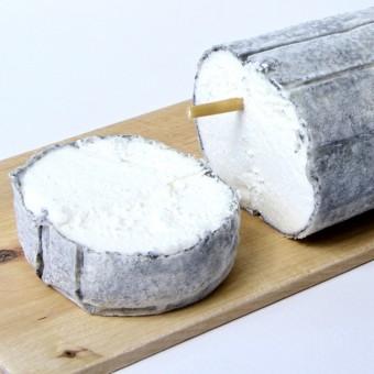 fromage-affine-au-lait-de-chevre-cendre-le-bienvenu
