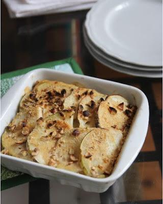 Gratin de chou rave au tofu fumé et aux noisettes Gratin de chou rave au tofu fumé et aux noisettes