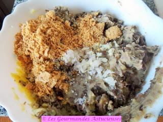 Boulettes lentilles-pommes de terre-noisettes et sauce onctueuse au chou Palmier (Vegan)
