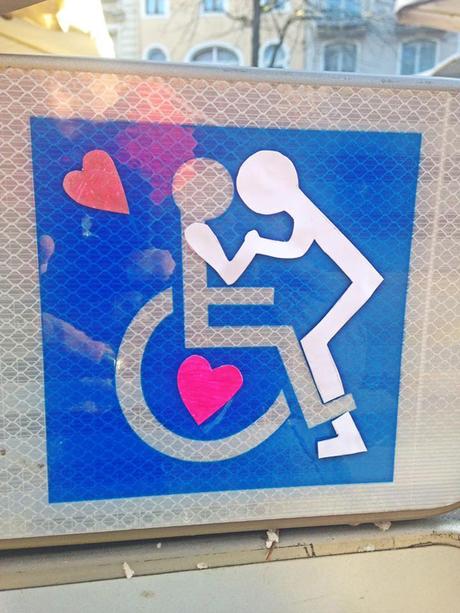 Les panneaux de stationnement pour handicapés les plus cools sont en Saône-et-Loire