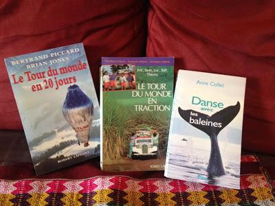 Trois livres pour voyager depuis son canapé