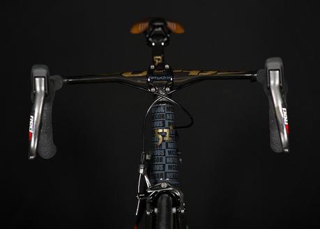 FiftyOne Bikes créé un vélo sur-mesure pour Conor McGregor