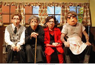 Familie Flöz dans Hotel Paradiso