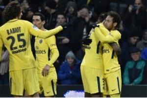 La joie des parisiens après le but de Neymar qui donne la victoire au PSG à Toulouse