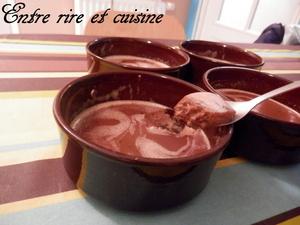 Crème dessert au Chocolat (aux jaunes d'oeufs) Crème dessert au Chocolat (aux jaunes d'oeufs)