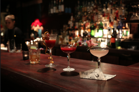 Seul ou à plusieurs, venez créer vos propres cocktails en copagnie d'un professionnel du métier Seul ou à plusieurs, venez créer vos propres cocktails en copagnie d'un professionnel du métier