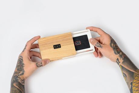 [PACKAGING] : Un étui pour carte cadeau en bois et marbre, idéal pour la Saint Valentin