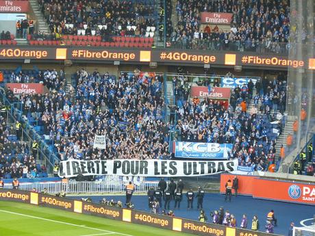 PSG vs Strasbourg : le retour remarqué des banderoles au Parc