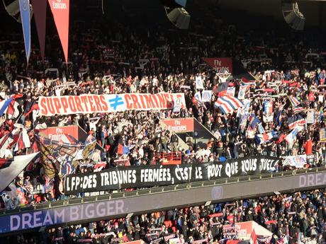 PSG vs Strasbourg : le retour remarqué des banderoles au Parc PSG vs Strasbourg : le retour remarqué des banderoles au Parc