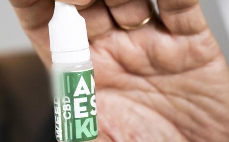 Les E-Liquides CBD, un sujet qui fait débat ! Les E-Liquides CBD, un sujet qui fait débat !