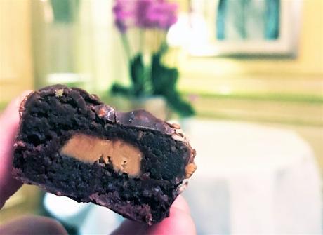 Un délice, ce brownie ultra gourmand au chocolat cœur de gianduja