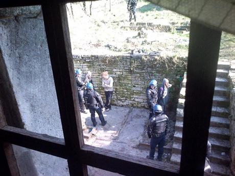Interpellations ce jeudi matin dans la cour de la Maison associative de la Résistance, à Bure.