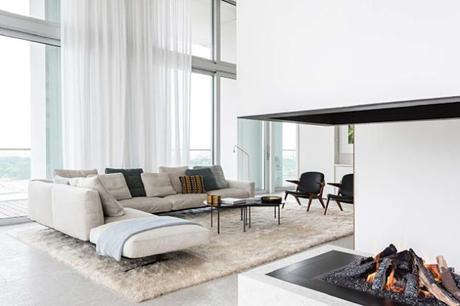 Anvers / Une cuisine en bois minimaliste dans un penthouse /