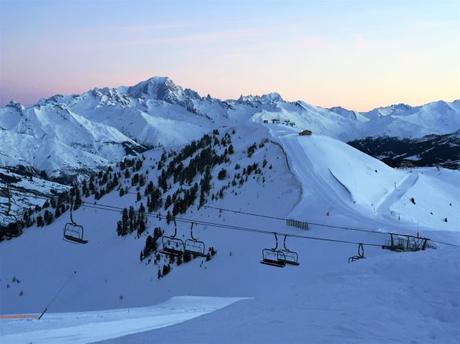 Le Mont-Blanc se réveille en douceur - Vue magnifique sur le domaine skiable Paradiski de La Plagne
