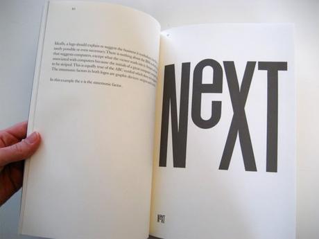 La présentation du logo de Next à Steve Jobs par Paul Rand