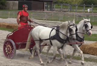 LES TRAINS US ROULENT « DERRIÈRE » LES CHEVAUX DE GUERRE ROMAINS !