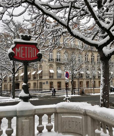 metro paris under the snow image paris sous la neige