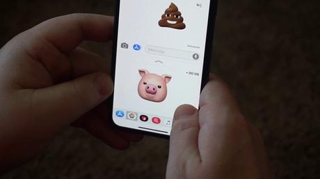 AR Emoji (Galaxy S9) : Samsung a-t-il copié Animoji (iPhone X) ? AR Emoji (Galaxy S9) : Samsung a-t-il copié Animoji (iPhone X) ?