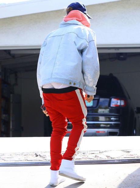 STYLE : Justin Bieber in Red & Off-White Knit Track Pants