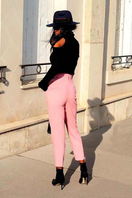 idee-look-chic-avec-pantalon-rose-zara