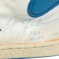 Les Converse portés par Michael Jordan lors de son titre NCAA aux enchères