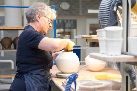 Interview : Anna Elzer Oscarson, designer céramique à la tête du AEO Studio Interview : Anna Elzer Oscarson, designer céramique à la tête du AEO Studio