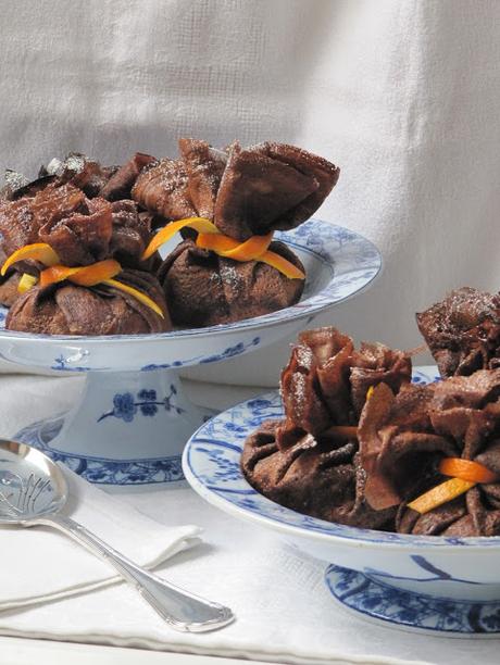 Des aumônières de crêpes au chocolat pour la mi-carême Des aumônières de crêpes au chocolat pour la mi-carême