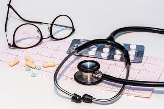 Les bonnes garanties santé à la retraite Soins, lunettes et médicaments