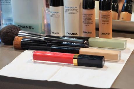 Les produits Chanel utilisés pour ce maquillage du teint Les produits Chanel utilisés pour ce maquillage du teint