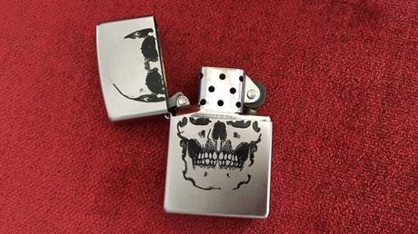 Mon briquet Zippo solide comme un Rock made in USA