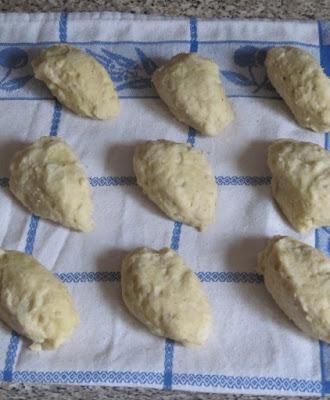 Quenelles de poisson, sauce Aurore Quenelles de poisson, sauce Aurore
