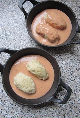 Quenelles de poisson, sauce Aurore Quenelles de poisson, sauce Aurore