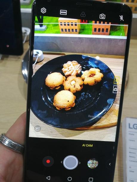 MWC 2018 : Smartphone LG V30S ThinQ, un LG V30 boosté par une intelligence artificielle MWC 2018 : Smartphone LG V30S ThinQ, un LG V30 boosté par une intelligence artificielle