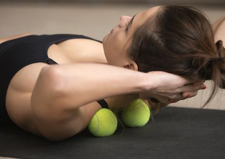 Une Balle de tennis pour vous soulager le dos