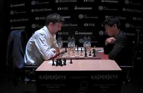 L'image clé de la ronde 2 : la seule partie décisive à l'avantage d'Alexander Grischuk face à Wesley So 