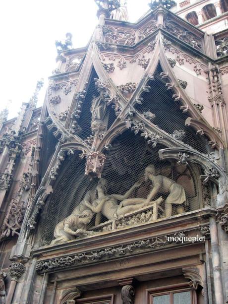 La France - Strasbourg - L'extérieur de la Cathédrale