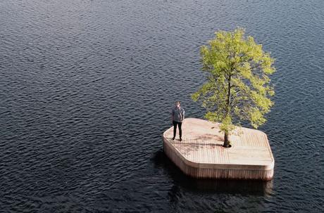 floating-manmade-wood-island-with-tree-140318-155-01