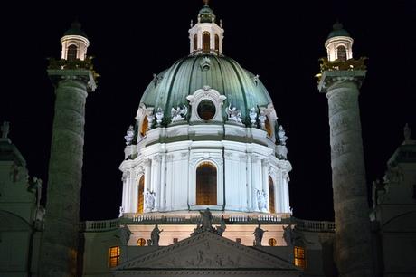 vienne nuit karlsplatz karlskirche église saint-charles
