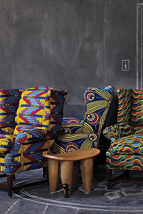 deco ethnique africain salon design fauteuil canape jaune lustre original coussin motif bout de canape ethnique bois brut